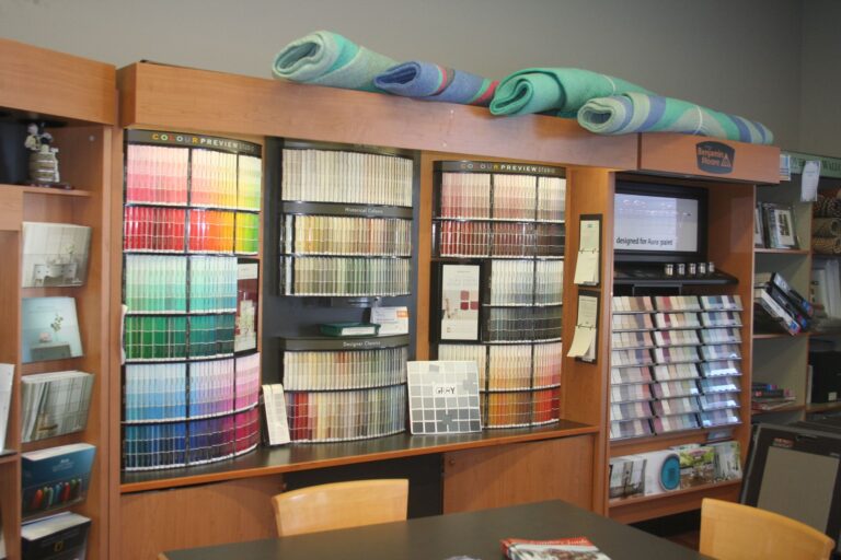 photo paintchips resized 2k 768x512